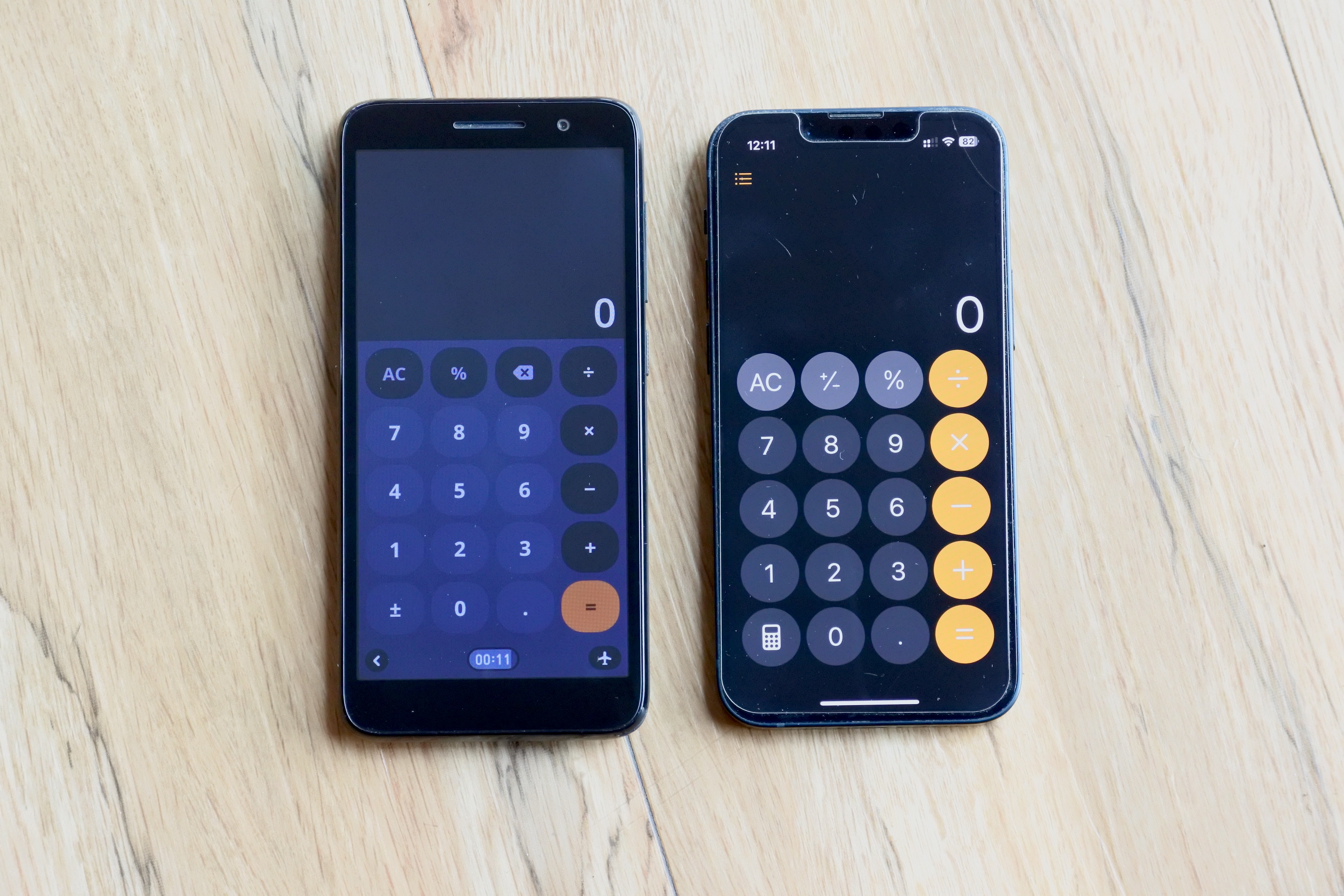 KaiOS Smart Touch Prototype vs iPhone 13 Mini